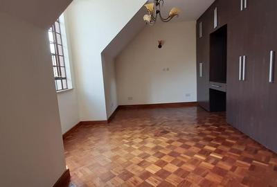 4 Bed Townhouse with En Suite at Chalbi Drive - 2