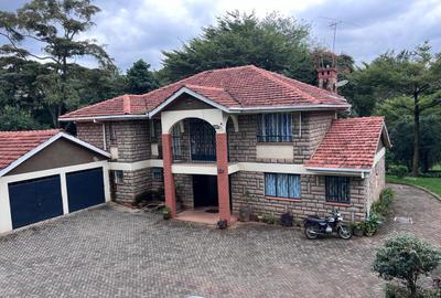 5 Bed House with En Suite in Lavington