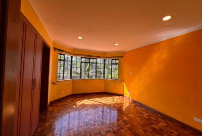 4 Bed Townhouse with En Suite in Westlands Area - 3