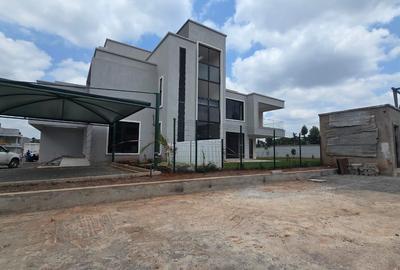 5 Bed Villa with En Suite in Runda - 2