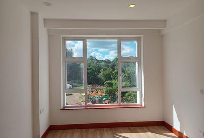 2 Bed Apartment with En Suite in Parklands