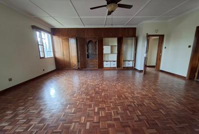 4 Bed House with En Suite in Gigiri - 4