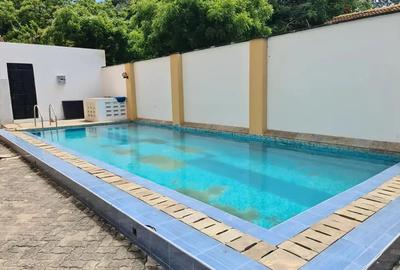 3 Bed Apartment with En Suite at Moyne Drive Nyali - 3