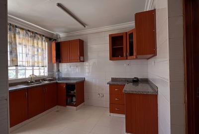 3 Bed Apartment with En Suite in Lavington - 4