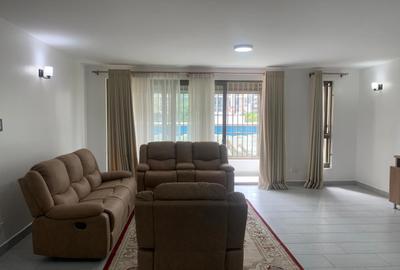 3 Bed Apartment with En Suite in Lavington