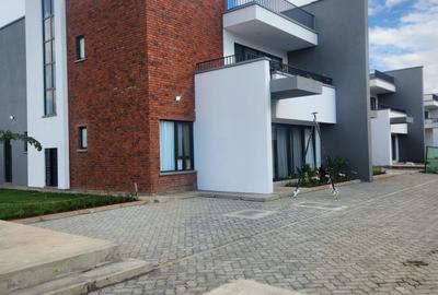 4 Bed Townhouse with En Suite at Langata Link Road