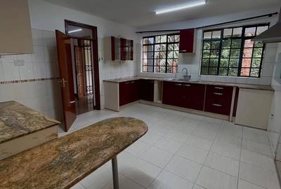 5 Bed Townhouse with En Suite at Lavington Green - 3