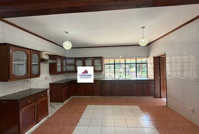 5 Bed House with En Suite in Runda - 4