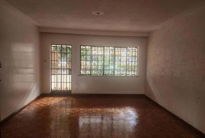 4 Bed Apartment with En Suite in Westlands Area