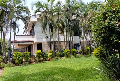 5 Bed House with En Suite at Kyuna