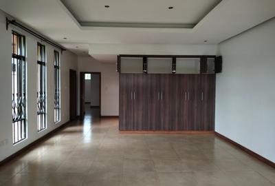 4 Bed Townhouse with Swimming Pool at Rosyln Academy And German School - 3