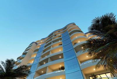 3 Bed Apartment with En Suite at 2 Avanue - 4