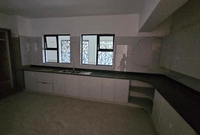 6 Bed Apartment with En Suite at General Mathenge - 4