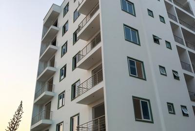 Serviced 2 Bed Apartment with En Suite at Links Road