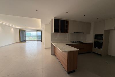 3 Bed Apartment with En Suite in Spring Valley - 2