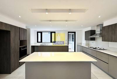 5 Bed Townhouse in Kitisuru - 2