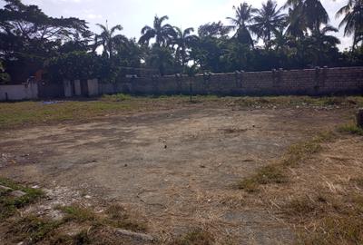 1.4 m² Land at Beach Road