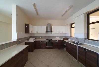 2 Bed Apartment with En Suite at Mpaka Rd - 2