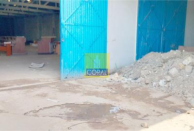 5,000 ft² Warehouse in Industrial Area - 3