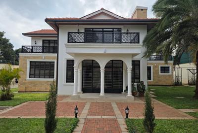 5 Bed Townhouse with En Suite in Runda