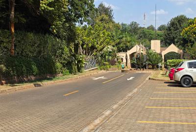 5 Bed Townhouse with En Suite at Old Runda - 3