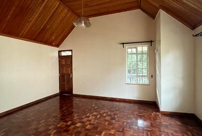 5 Bed Townhouse with En Suite in Lavington - 4