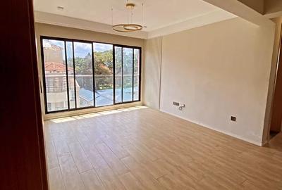 1 Bed Apartment with En Suite in Lavington