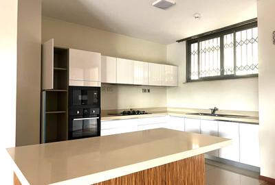 2 Bed Apartment with En Suite in Parklands - 3