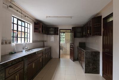 4 Bed House with En Suite in Kitisuru - 3