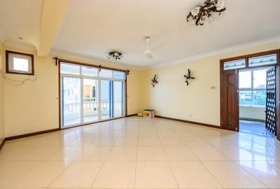 3 Bed Apartment with En Suite at Oceanic Road