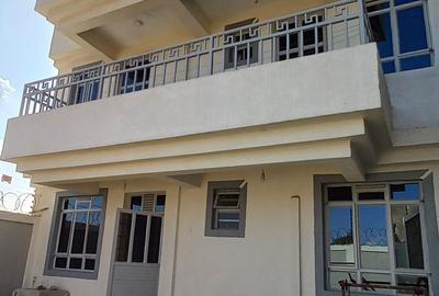 4 Bed House with Garden in Eastern ByPass - 4