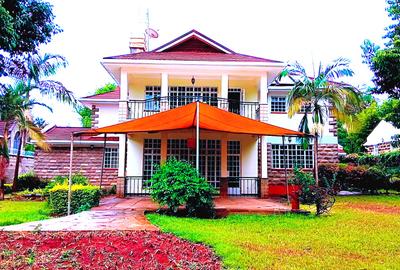 4 Bed House with En Suite at Farasi Cl