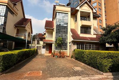 5 Bed Townhouse with En Suite at Kaputei Gardens