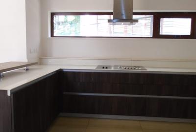 4 Bed Townhouse with En Suite in Lavington