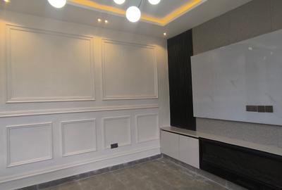 4 Bed House with En Suite at Membley - 2