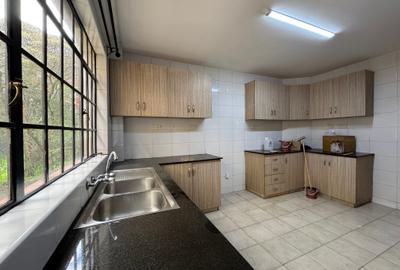 Serviced 3 Bed Apartment with En Suite in Lavington