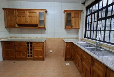 3 Bed Apartment with En Suite in Lavington - 4
