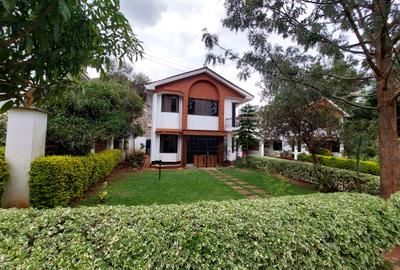 6 Bed Townhouse with En Suite at Algeyo 66 - 4