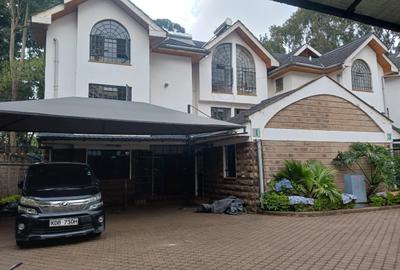 5 Bed Villa with En Suite in Lavington