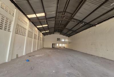 5,000 ft² Warehouse with Parking at Enterprise Road - 2