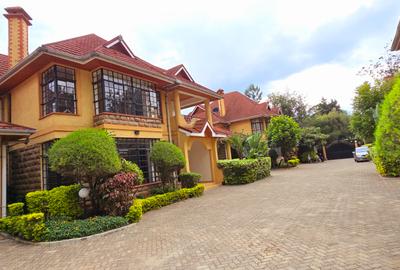 5 Bed Townhouse with En Suite at Lavington Road