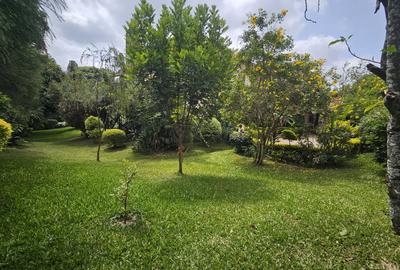 5 Bed House with En Suite in Runda - 2