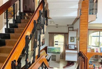 5 Bed House with En Suite in Lavington
