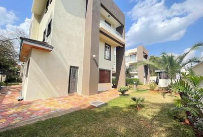 5 Bed Townhouse with En Suite in Lavington