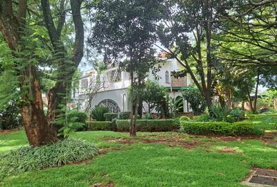 5 Bed House with En Suite in Nyari - 3