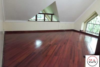 5 Bed Townhouse with En Suite in Lavington