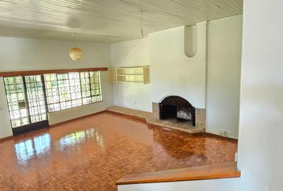 4 Bed House with En Suite at Loresho Crescent - 4