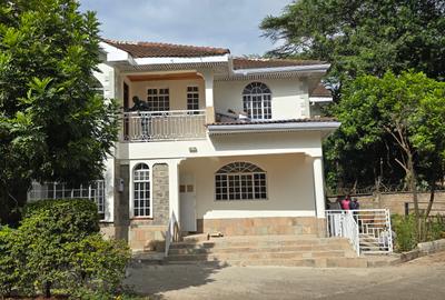 4 Bed Townhouse with En Suite at Off Convent Drive - 3