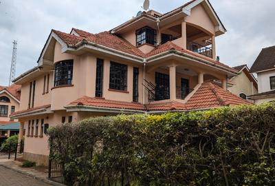 5 Bed Townhouse with En Suite at Lavington