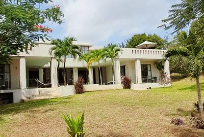 4 Bed House with En Suite in Vipingo